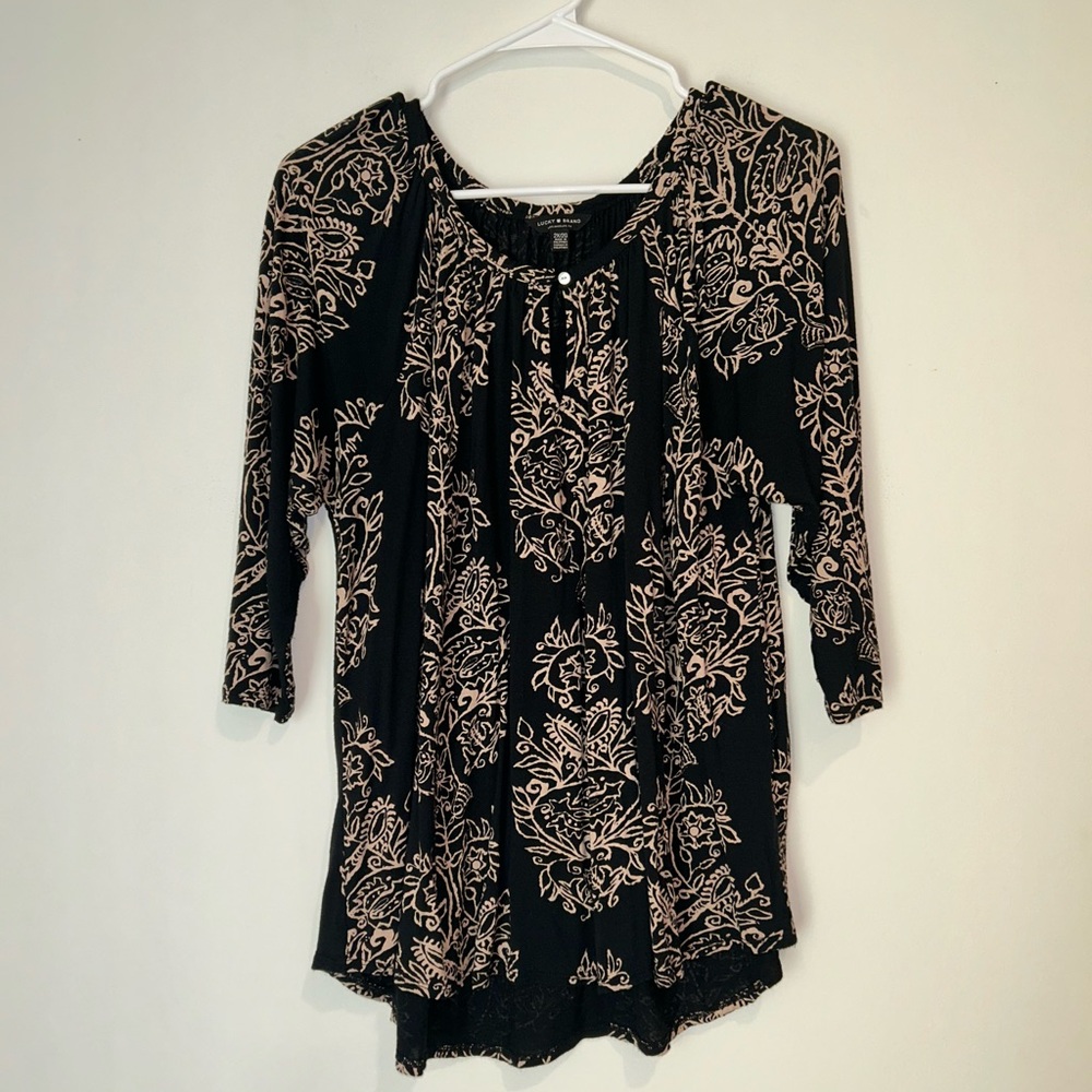 Lucky Brand Women’s 2X Black and Tan Peasant Top